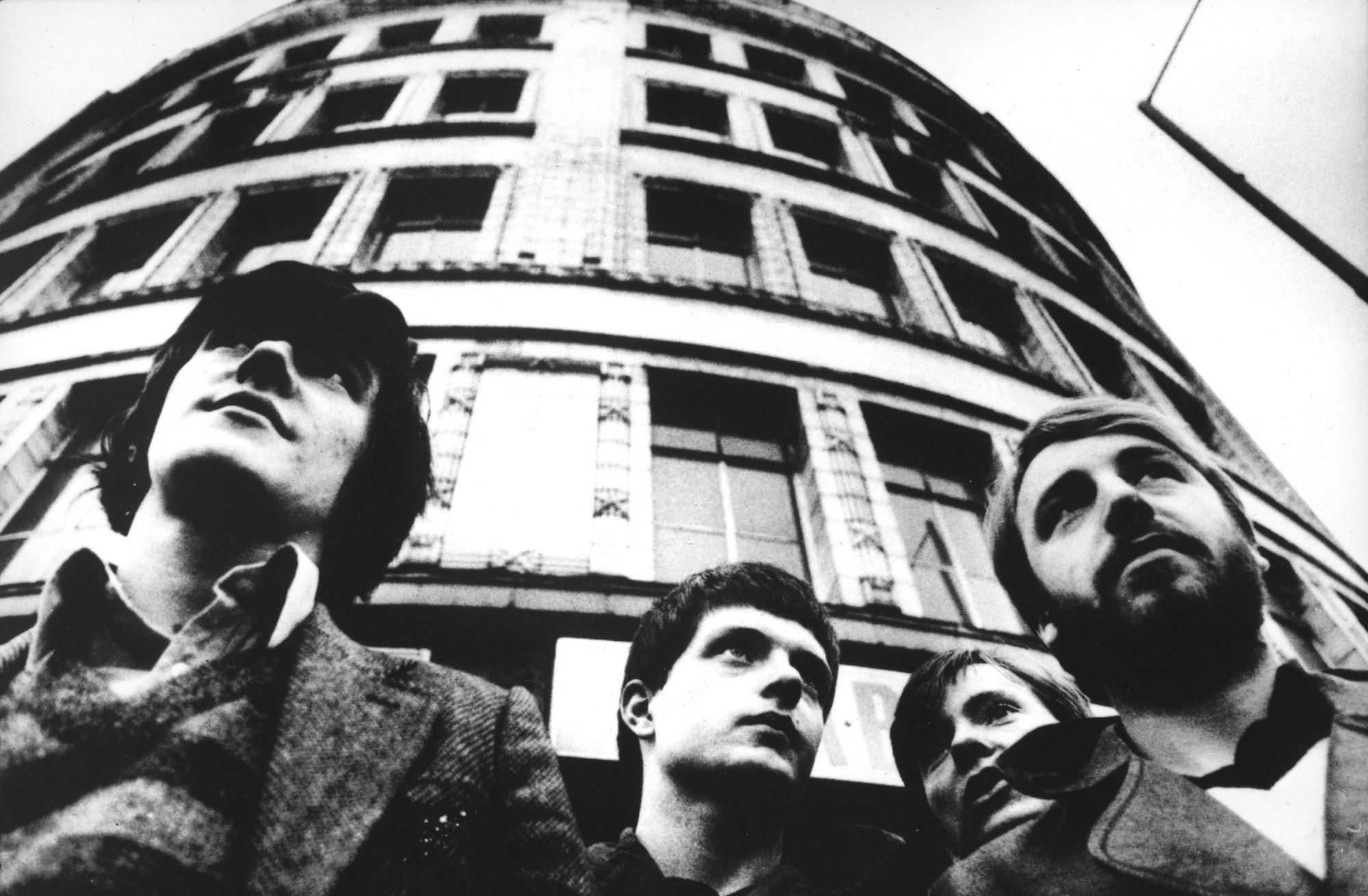 Ian Curtis Joy Division microfono, 1024x768 HD, Desktop