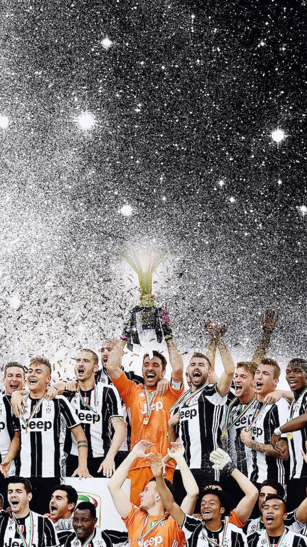 Juventus squadra con trofeo, 1080x1920 Verticale, Telefono