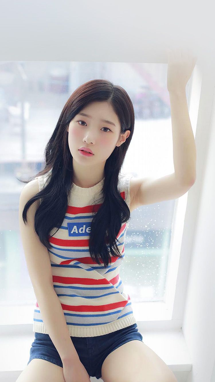 Ragazza k-pop maglietta righe, 750x1334 Verticale, Mobile