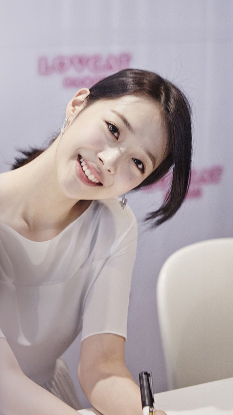 Ragazza asiatica sorridente evento, 750x1334 Full HD Verticale, iPhone