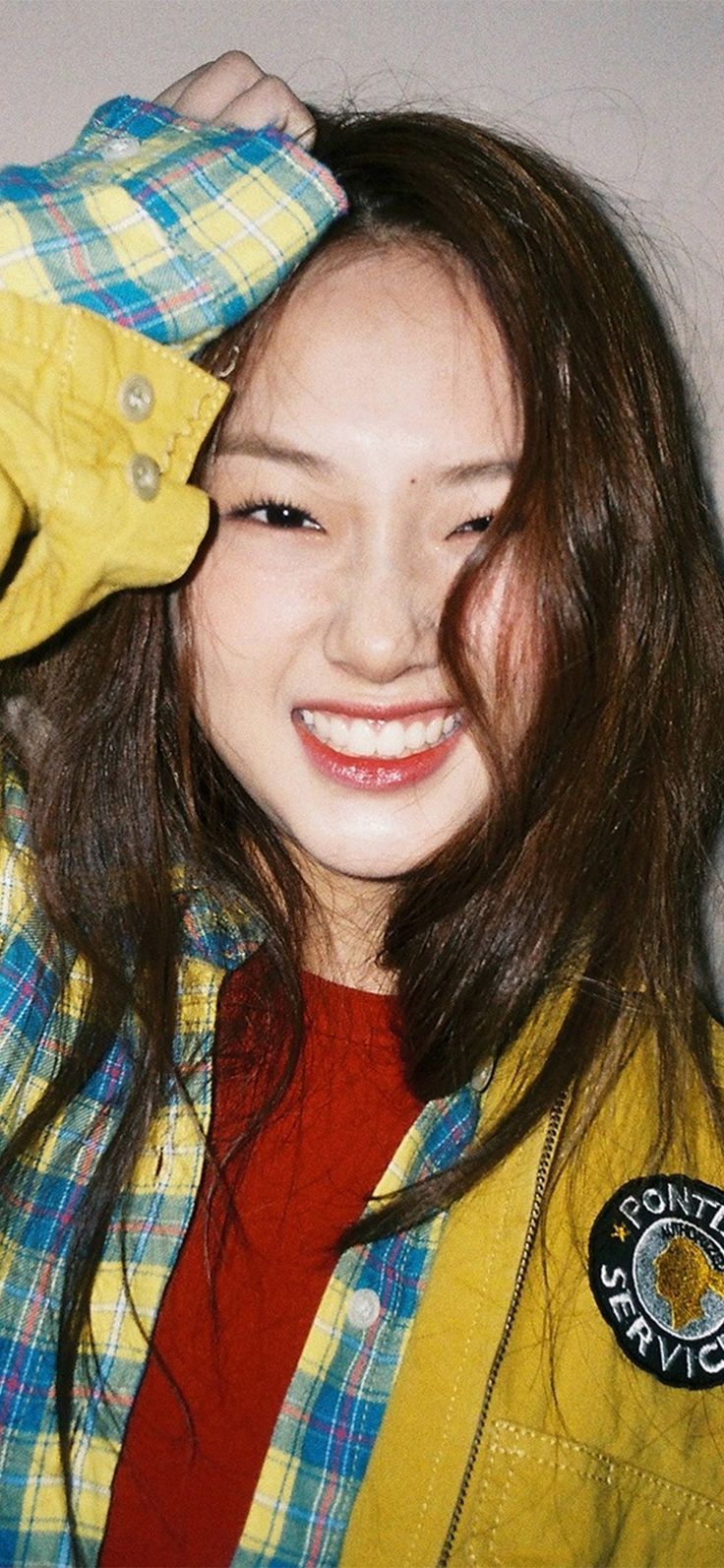 Ragazza k-pop giacca gialla, 736x1593 Full HD Verticale, iPhone