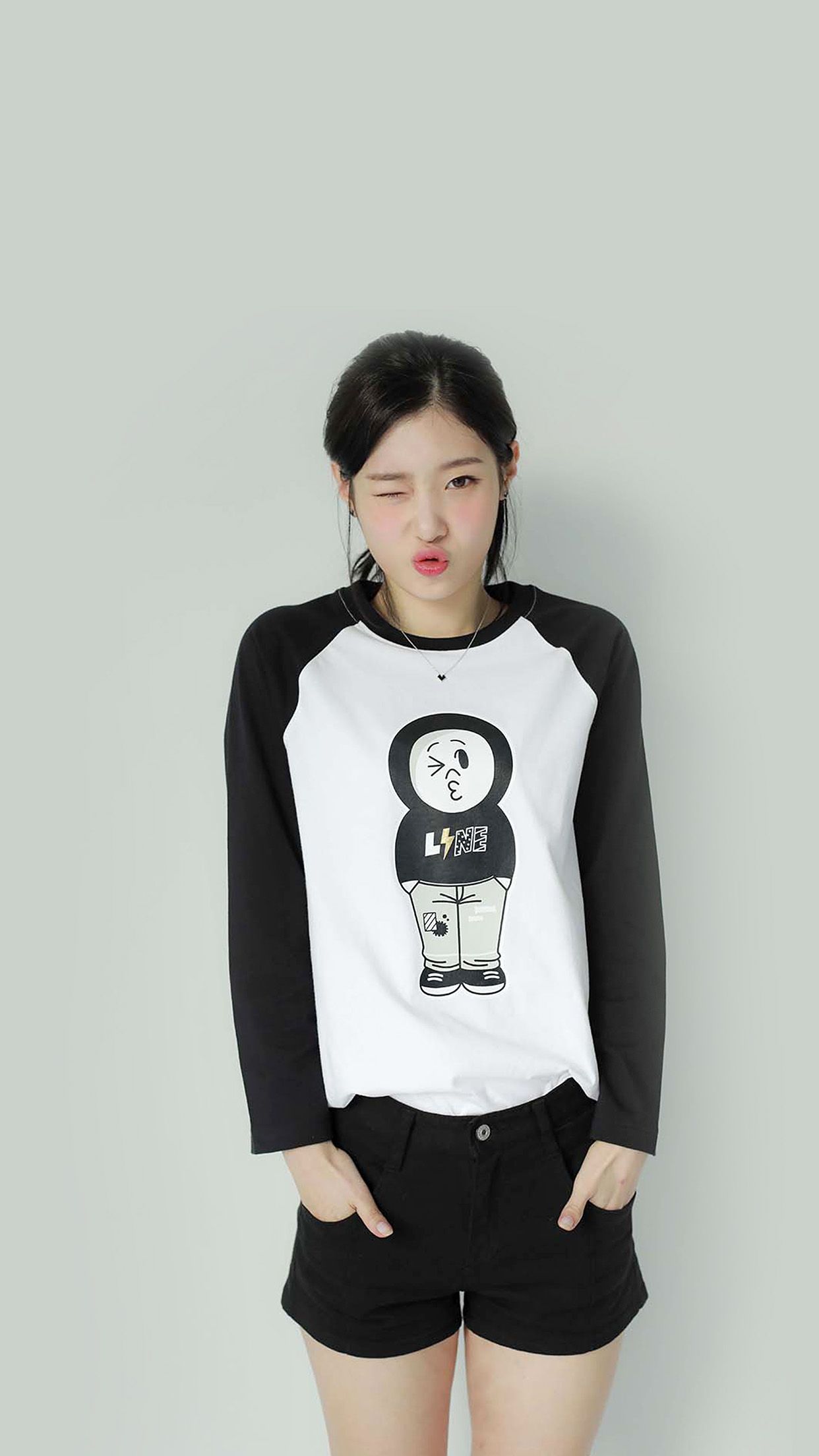 Ragazza k-pop maglietta orso, 1242x2208 Full HD Verticale, Smartphone
