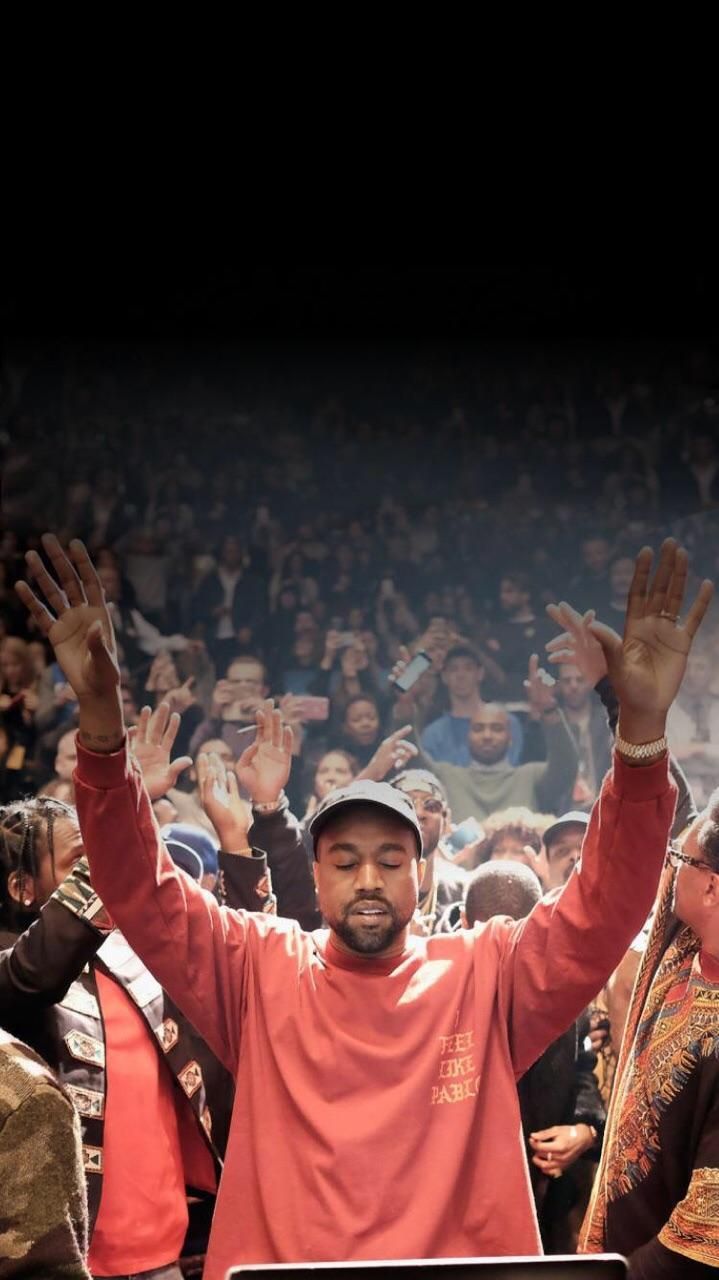 Kanye West braccia alzate folla, 719x1280 Verticale, Mobile