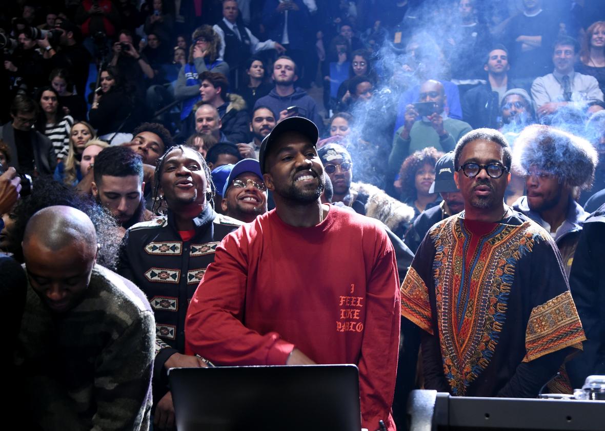 Kanye West evento folla, 1180x841 HD, Desktop
