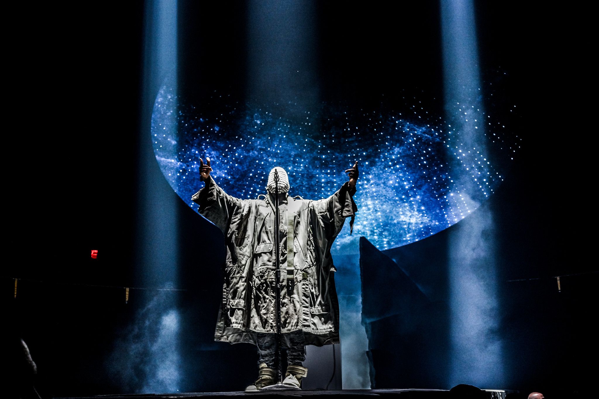 Kanye West Yeezus tour palco, rapper, 2048x1366 Hi-Res, Desktop