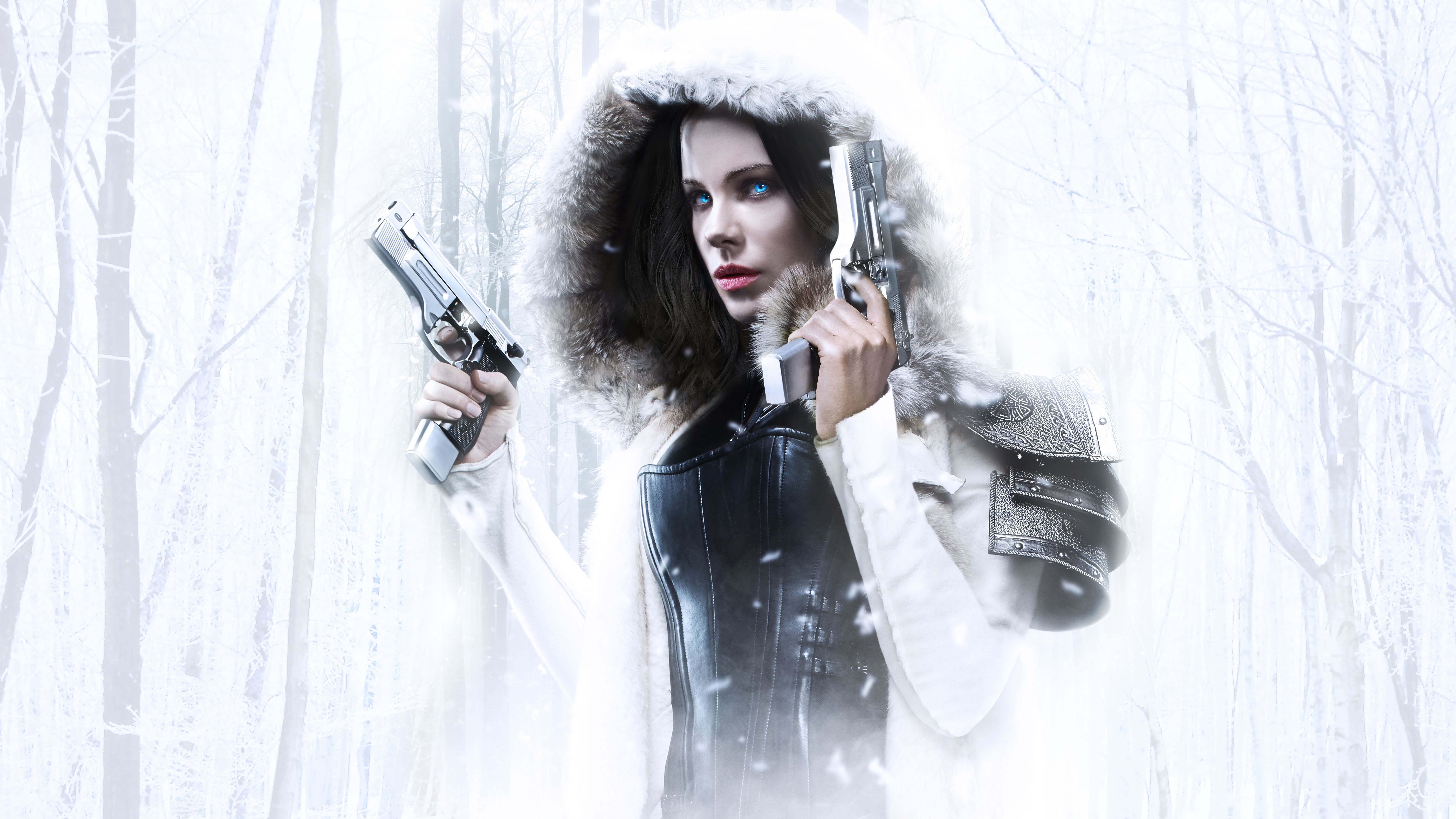 Kate Beckinsale con pistole nella neve, 7068x3976 Ultra HD, 4K TV