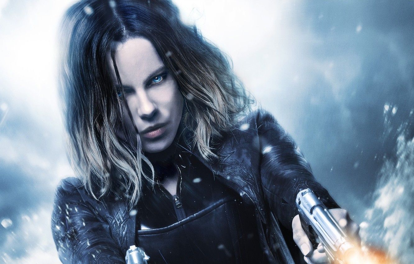 Kate Beckinsale Underworld pistola, 1332x850 HD, Desktop