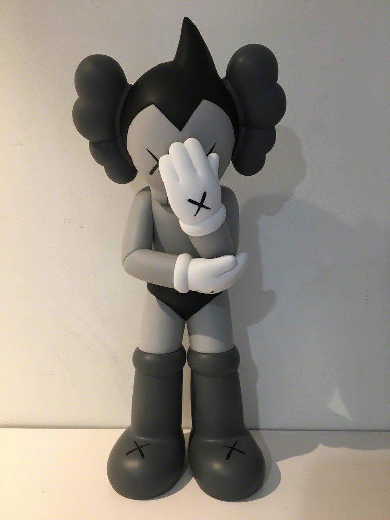 KAWS Astro Boy figurina grigia, 768x1024 Full HD Verticale, iPhone