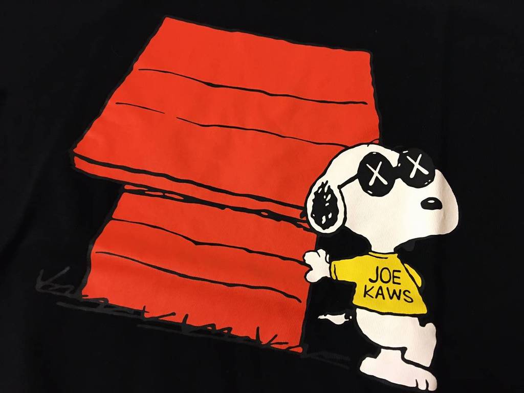 Personaggio KAWS con cappuccio, 1600x1200 900p, Desktop