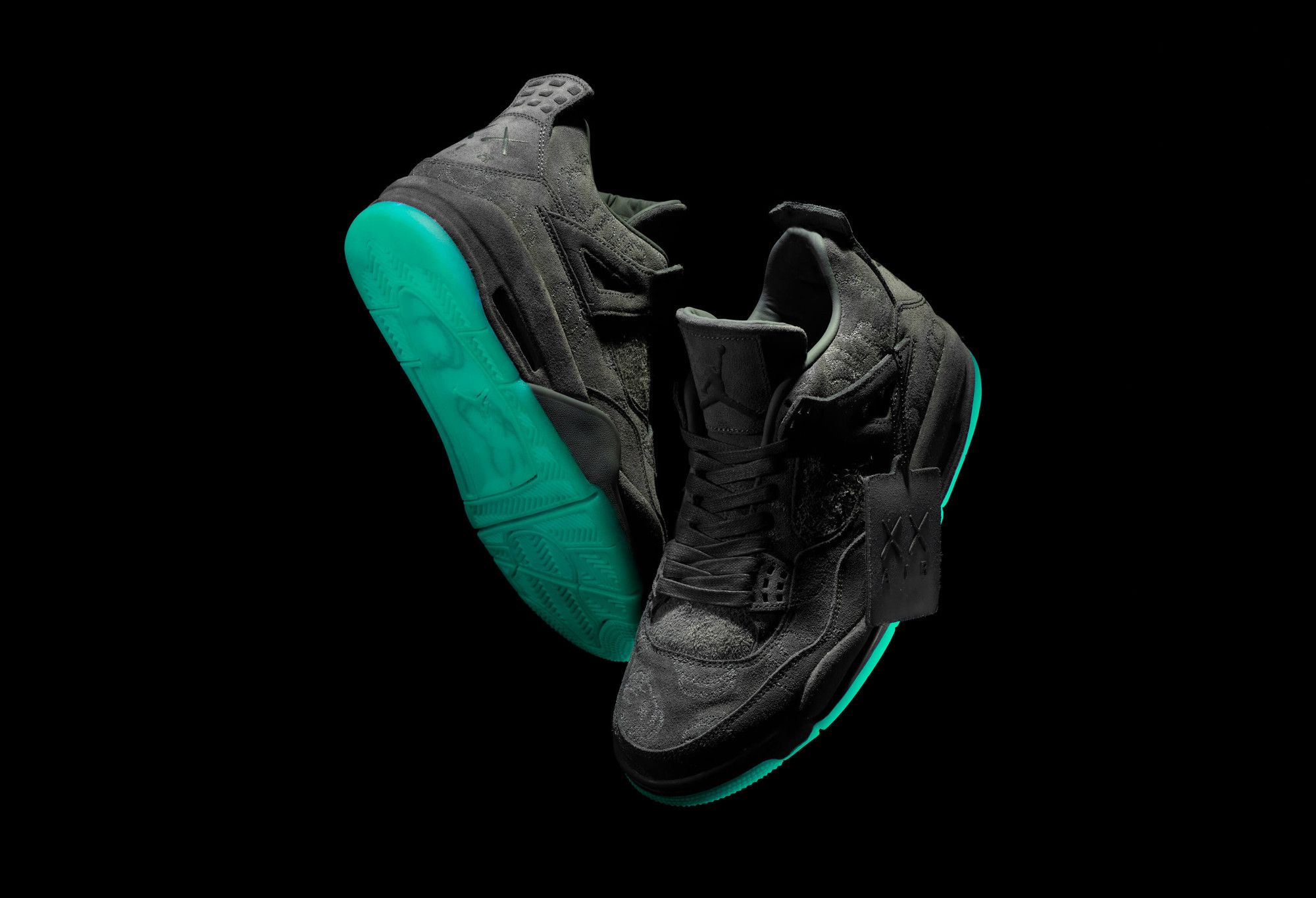 KAWS x Air Jordan 4, sneaker, 2000x1365 Hi-Res, Laptop