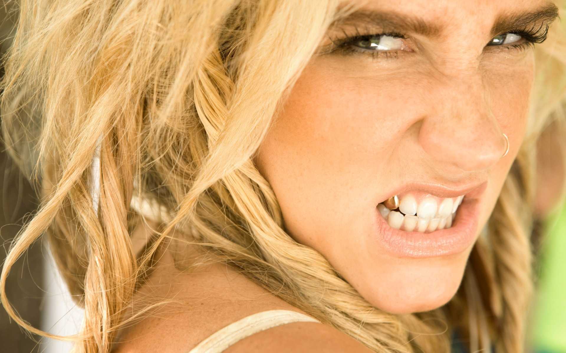 Kesha cantante ritratto biondo, 1920x1200 Full HD+ WUXGA, Desktop