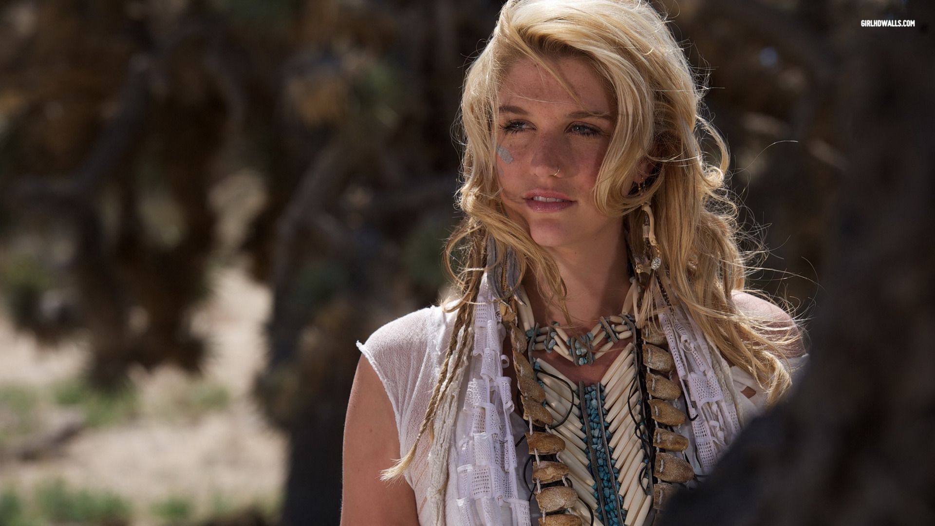 Kesha con collana piume, 1920x1080 Full HD, Laptop