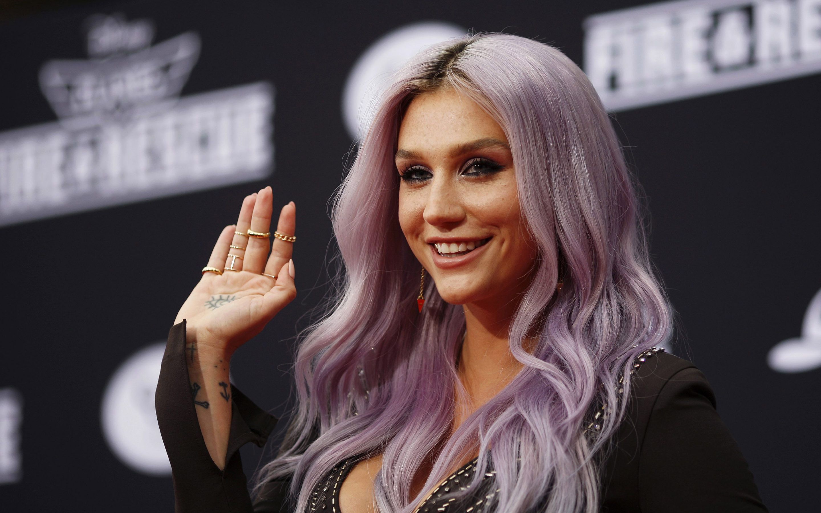 Kesha capelli lilla evento, 2880x1800 WQXGA, Laptop