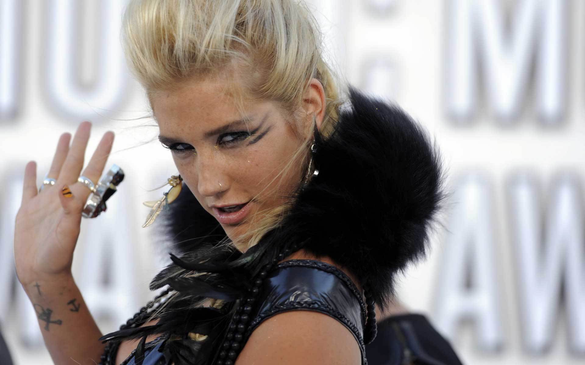 Kesha cantante pop biondo, 1920x1200 Full HD+ WUXGA, PC