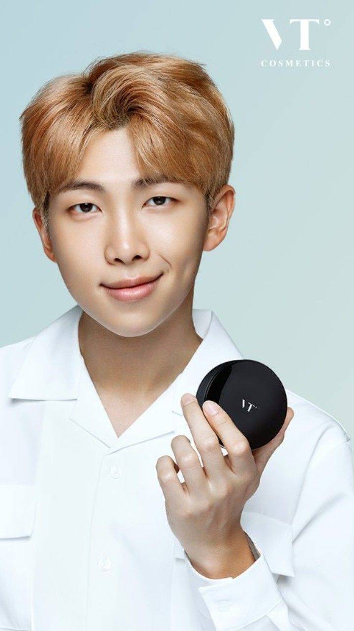 RM BTS con prodotto cosmetico, 720x1280 Verticale, Telefono