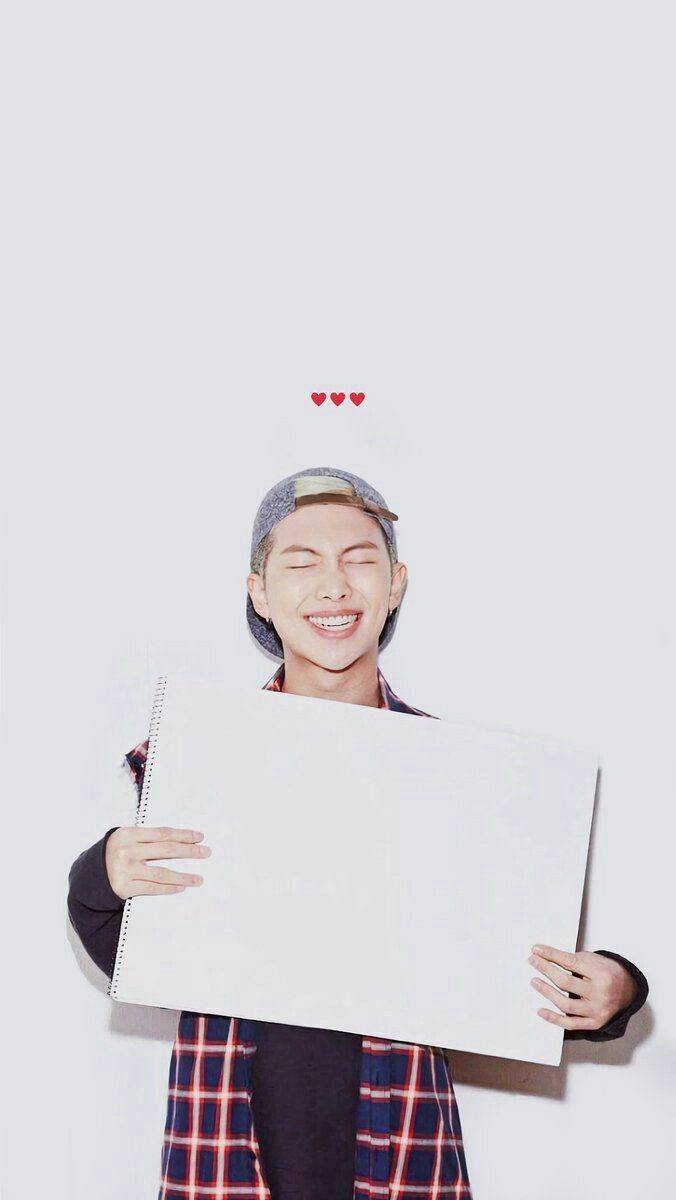 Ragazzo sorridente con cartellone bianco, 676x1200 Full HD Verticale, iPhone