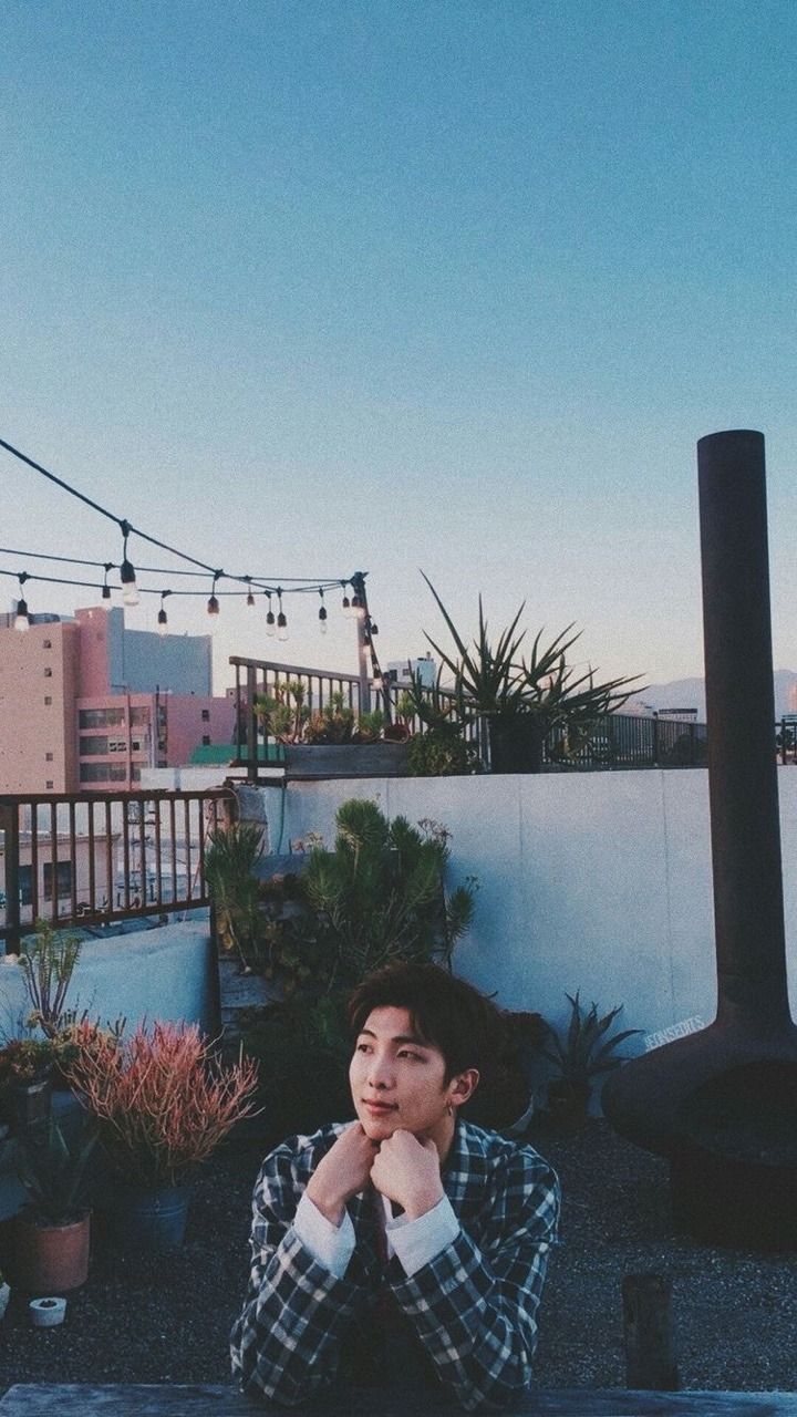 Namjoon RM su tetto, 720x1280 Verticale, Telefono