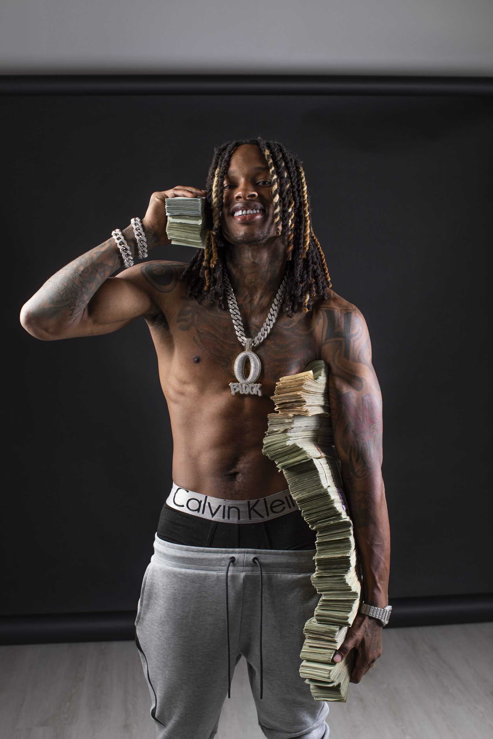 Rapper con soldi e catene, 1707x2560 Full HD Verticale, Smartphone