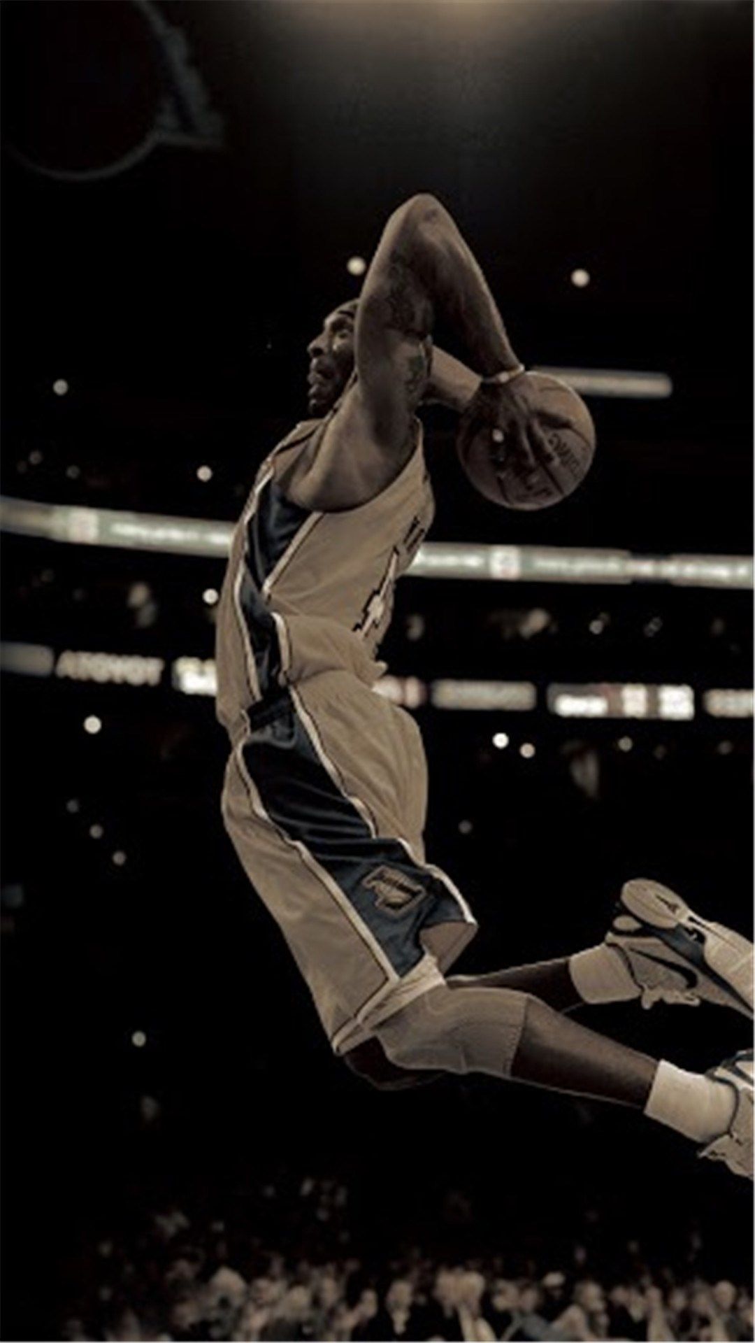 Giocatore basket schiacciata arena, 1080x1920 Full HD Verticale, iPhone