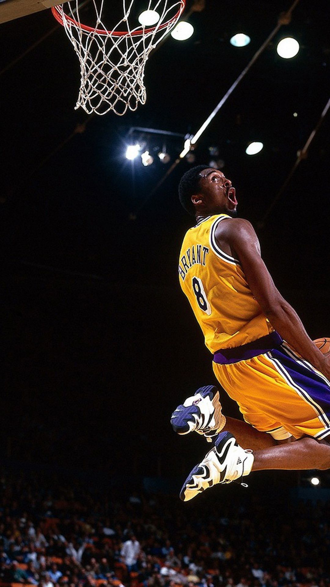 Kobe Bryant schiacciata Lakers, Black Mamba, 1080x1920 Verticale, iPhone Air