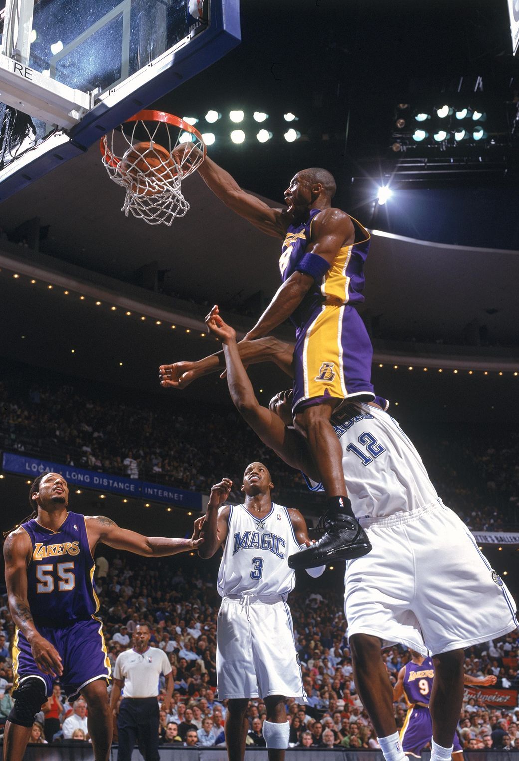Kobe Bryant schiacciata Lakers, 1040x1526 Verticale, iPhone Air