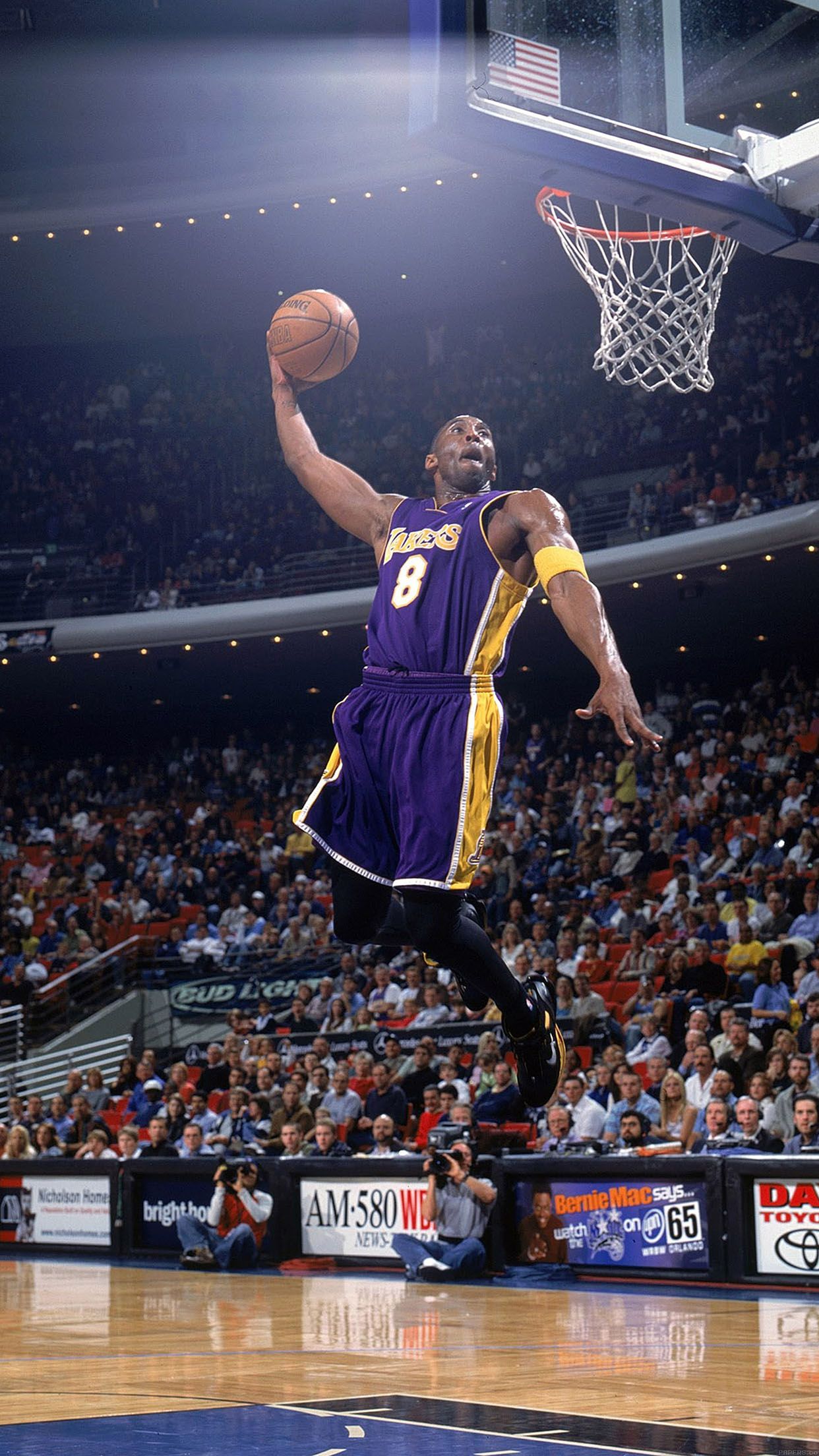 Kobe Bryant schiacciata Lakers, 1242x2208 Verticale, iPhone