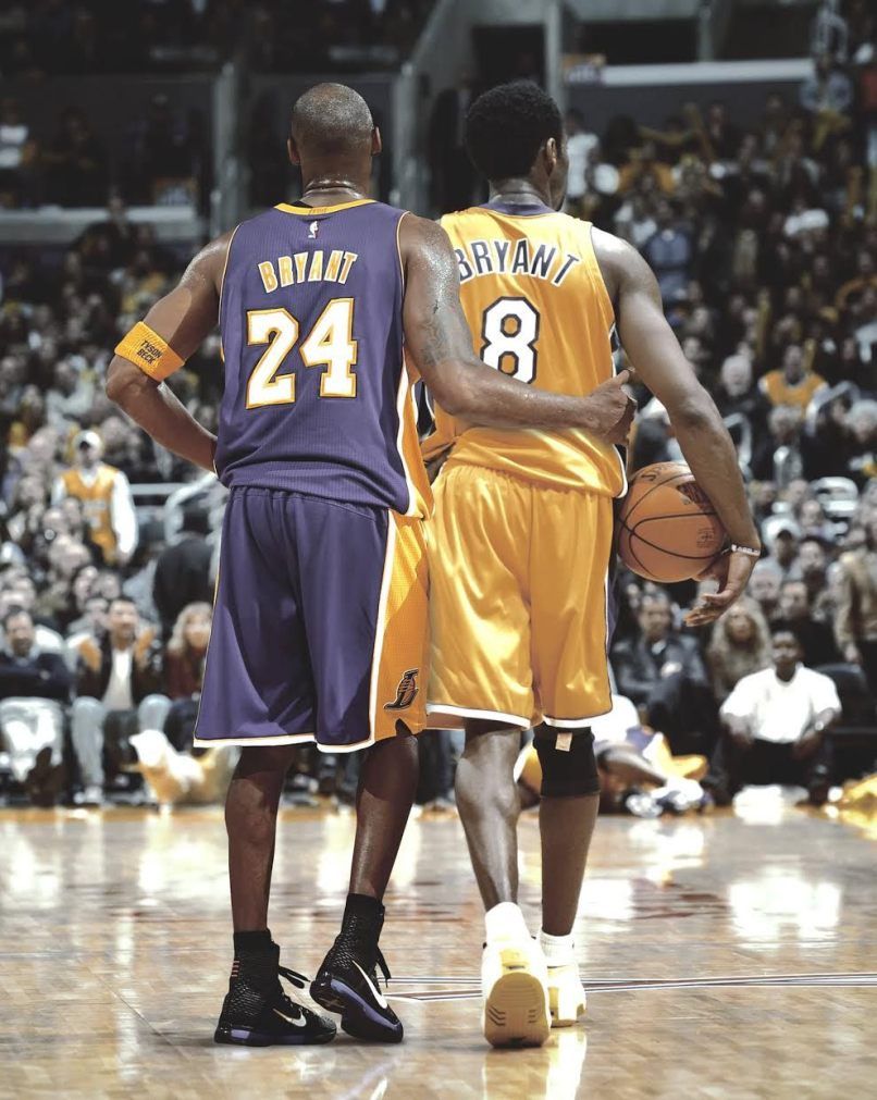 Kobe Bryant Lakers campo, 806x1011 Verticale, iPhone Air