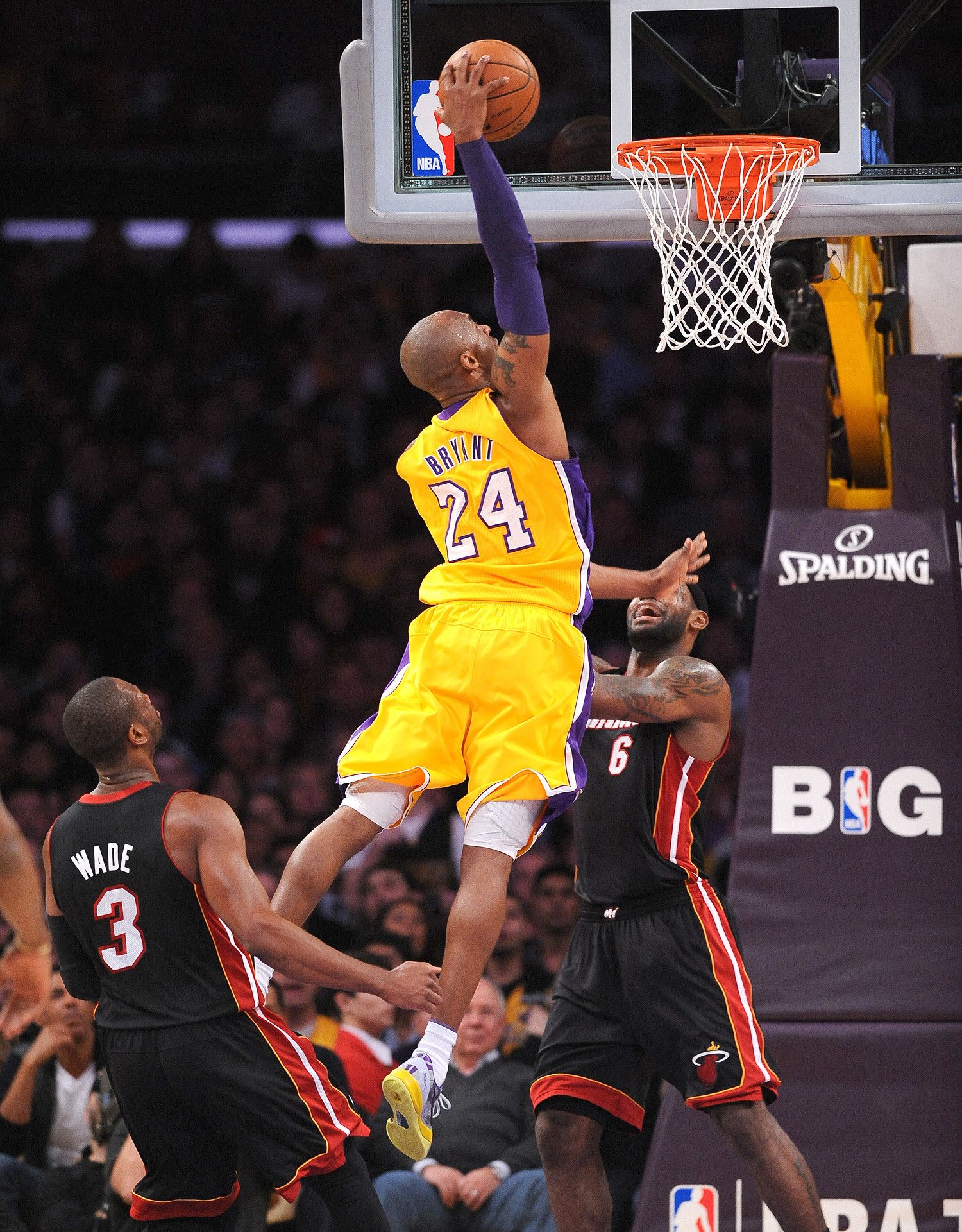 Kobe Bryant schiacciata Lakers, 1500x1920 Full HD Verticale, iPhone Plus