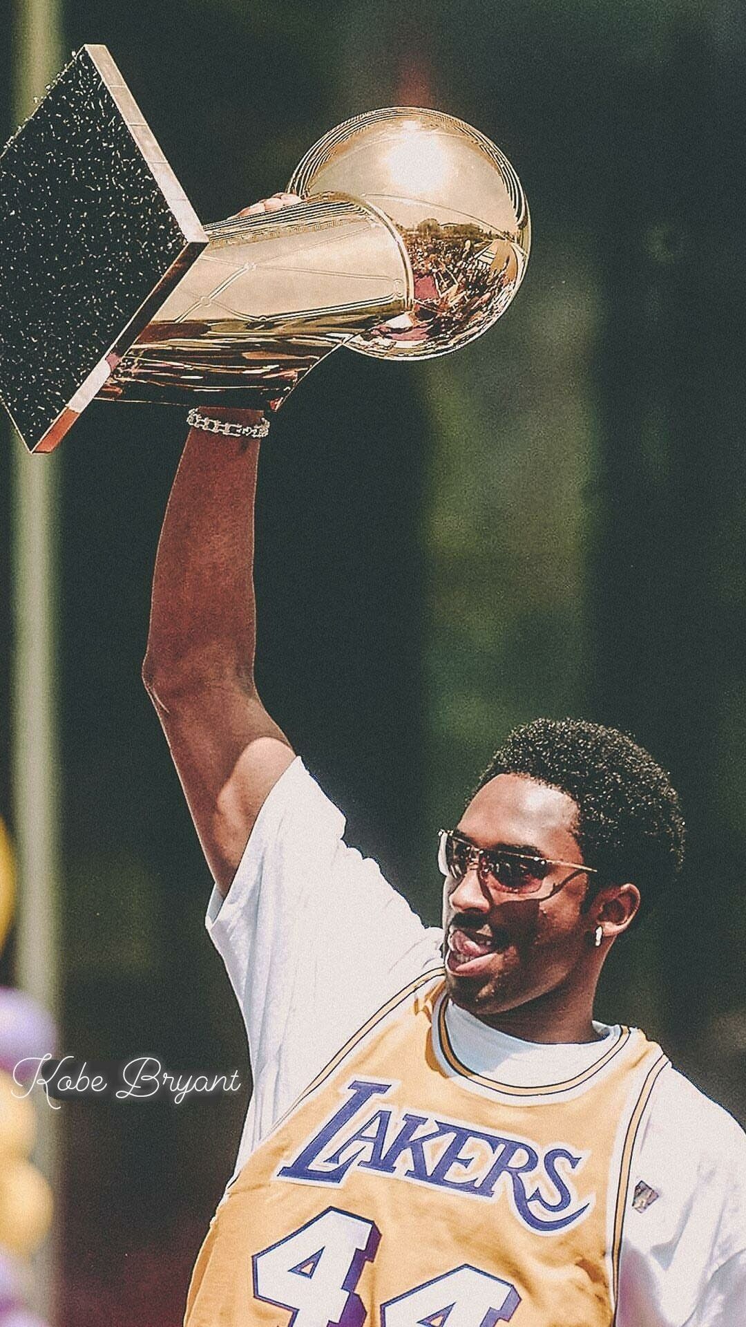 Kobe Bryant trofeo Lakers, 1080x1920 Full HD Verticale, Samsung Galaxy