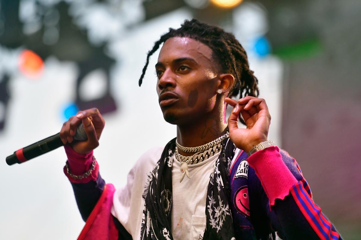 Rapper con microfono sul palco, 1200x800 HD, Desktop