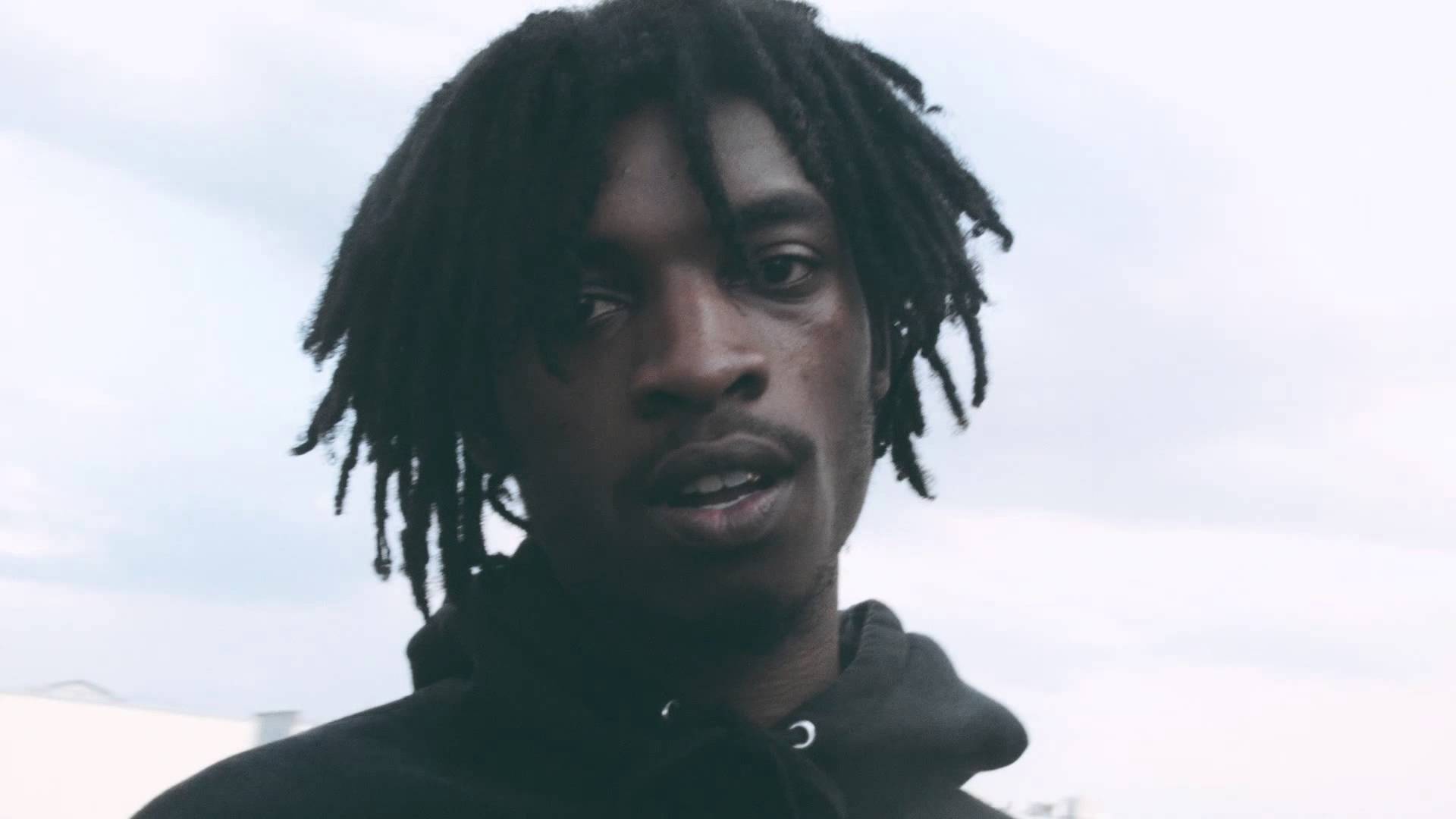 Rapper capelli biondi giacca nera, 1197x1489 Verticale, Mobile