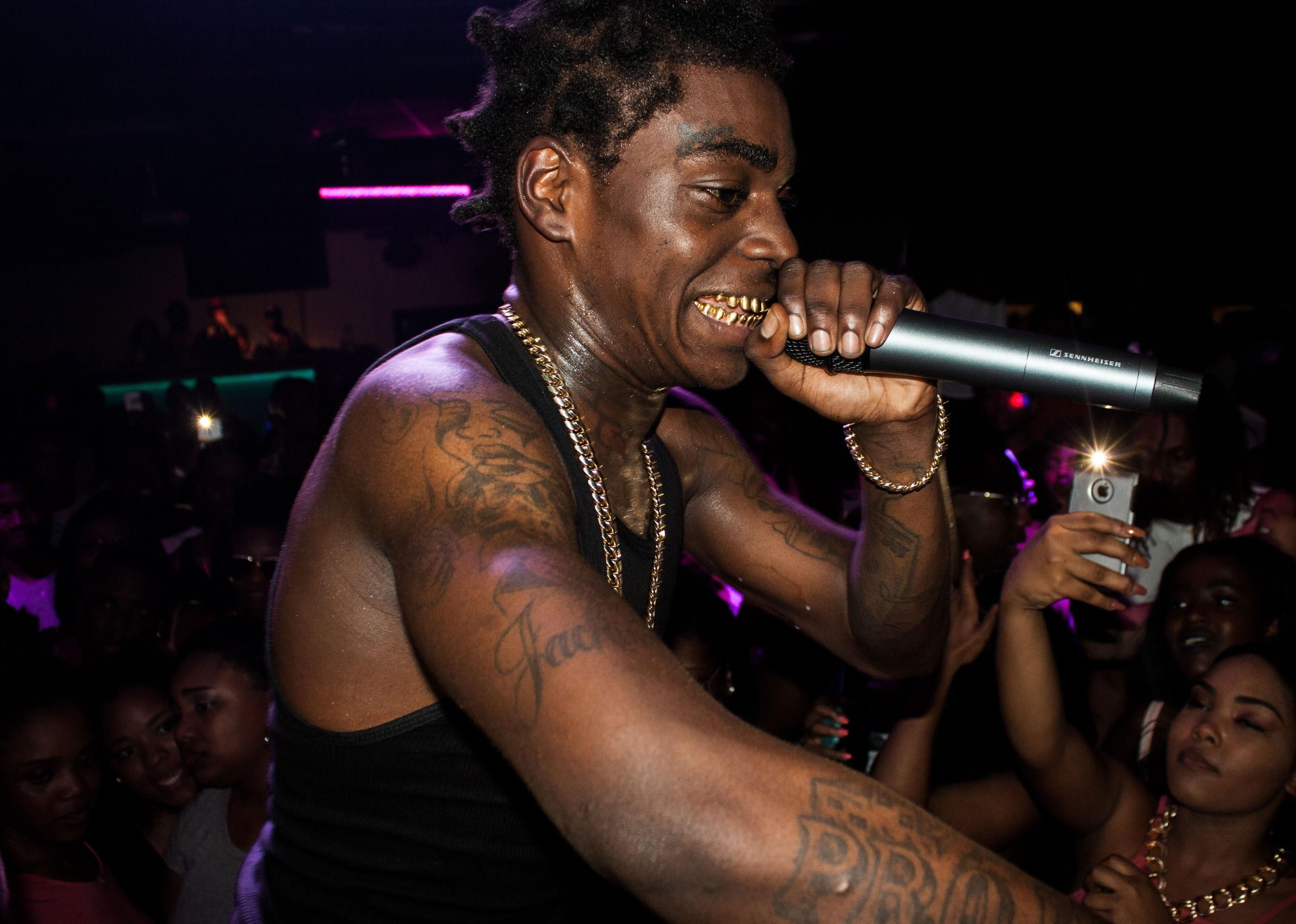 Kodak Black con occhiali e pelliccia, 1199x800 HD, iMac