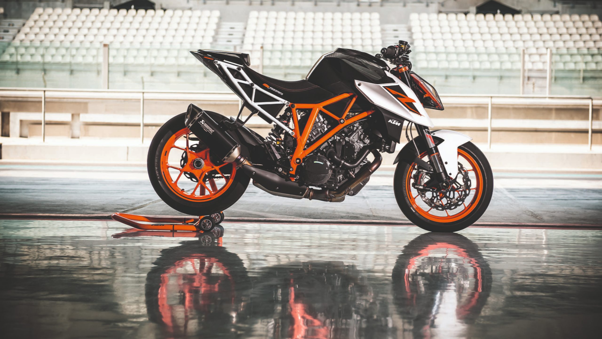 Moto KTM nera arancione, 2560x1440 2K, Desktop