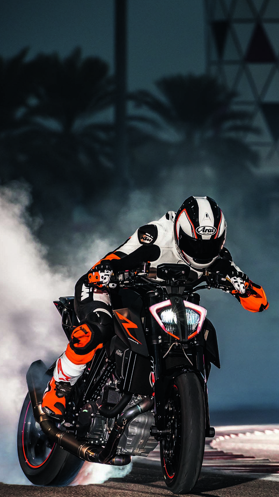 Moto KTM impennata con fumo, 1080x1920 Verticale, Mobile