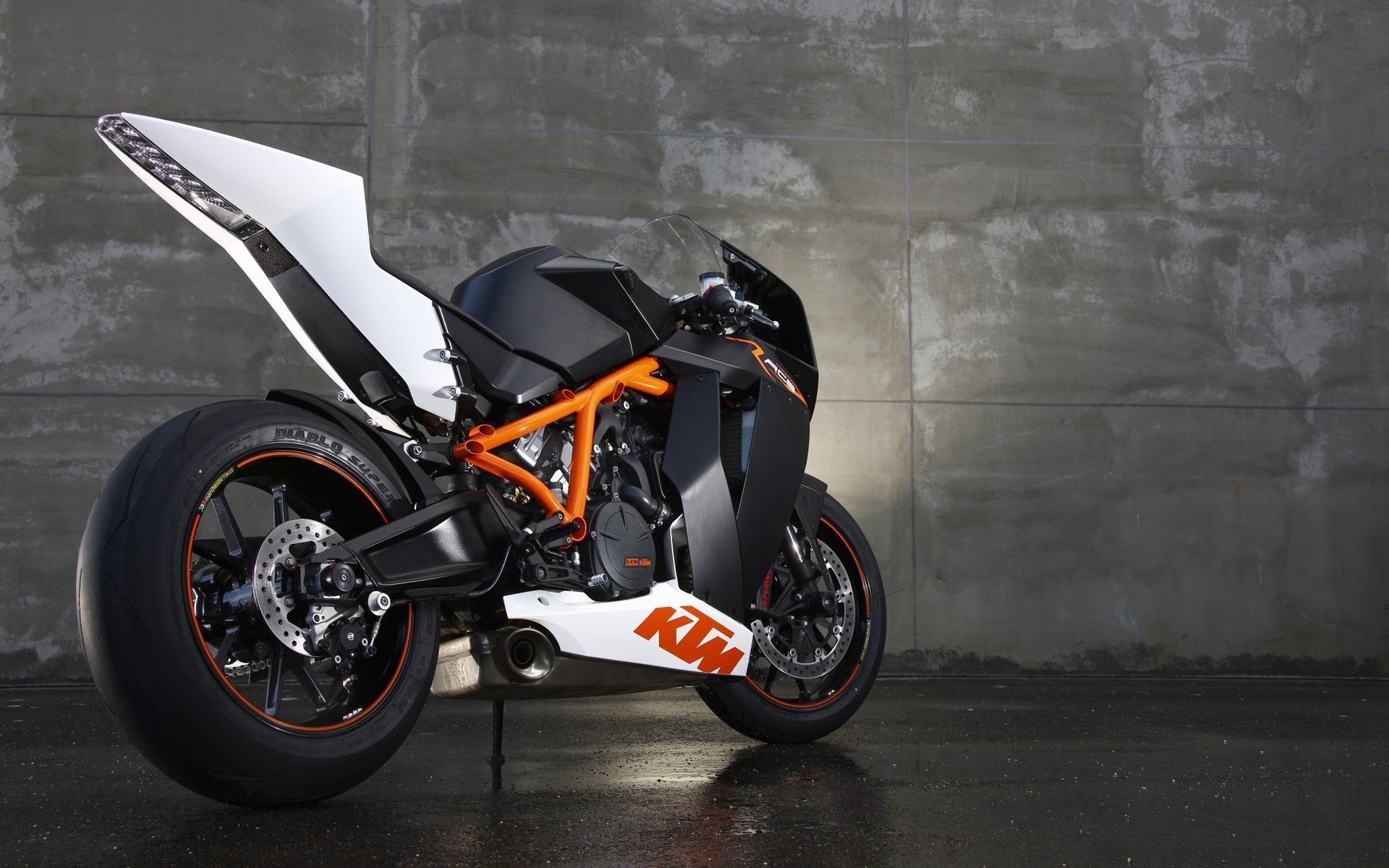 Moto KTM RC8 nera arancione, 1920x1200 WUXGA, Desktop