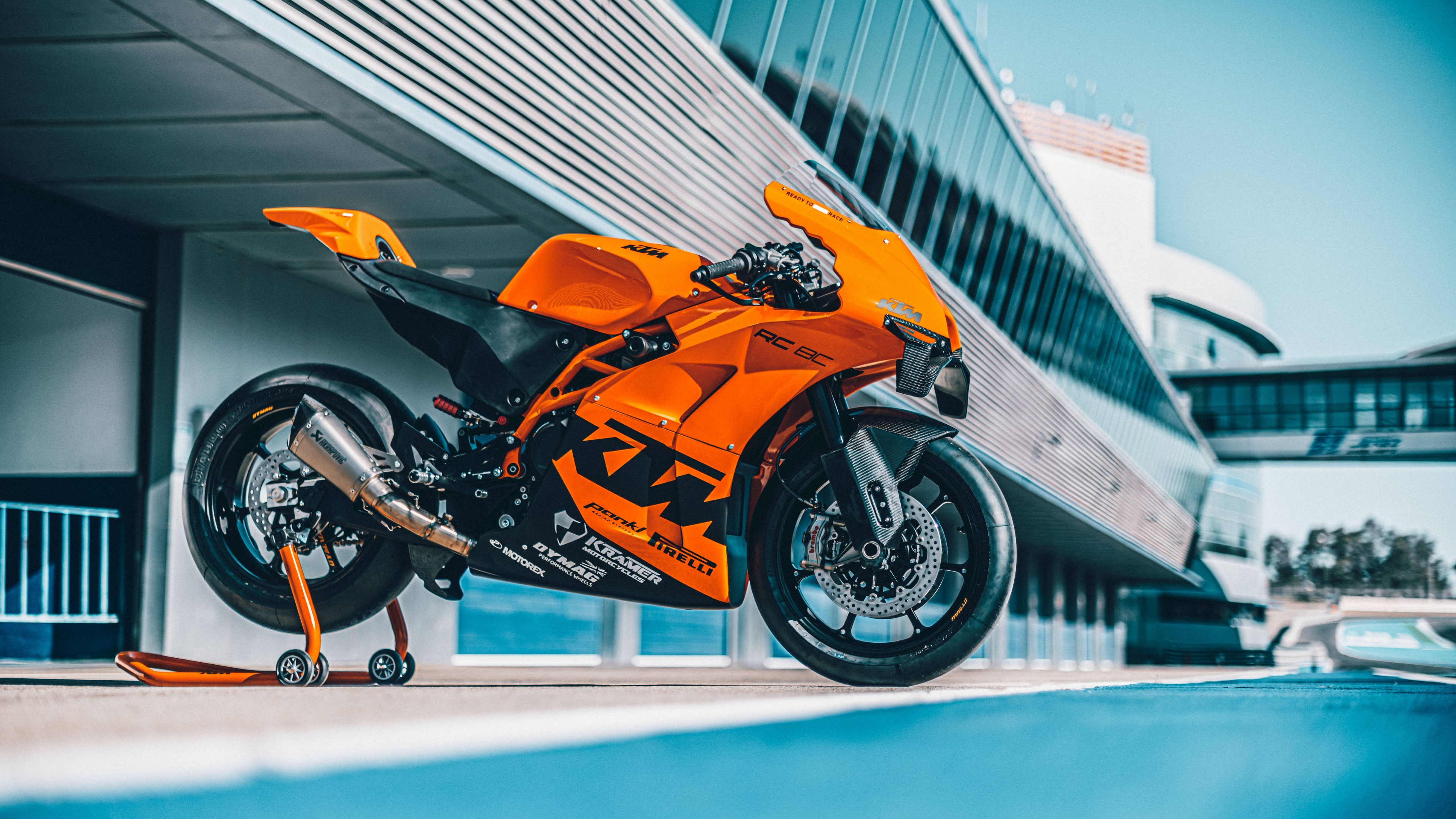Moto sportiva KTM arancione, 3840x2160 4K Ultra HD, Monitor 4K