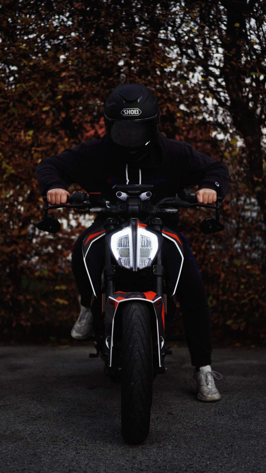 Motociclista con moto KTM, 900x1600 Full HD Verticale, Smartphone