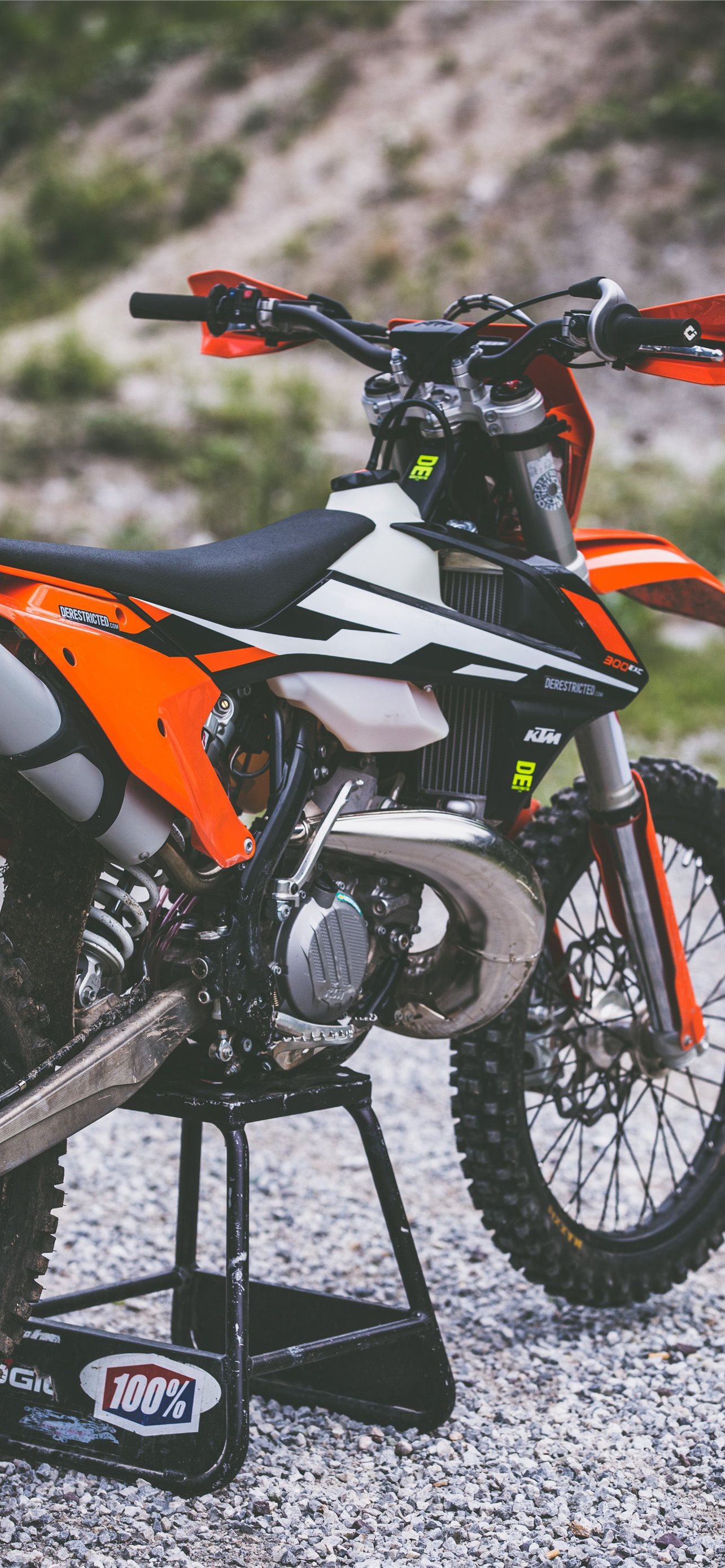Moto KTM arancione fuoristrada, 1284x2778 Full HD Verticale, iPhone
