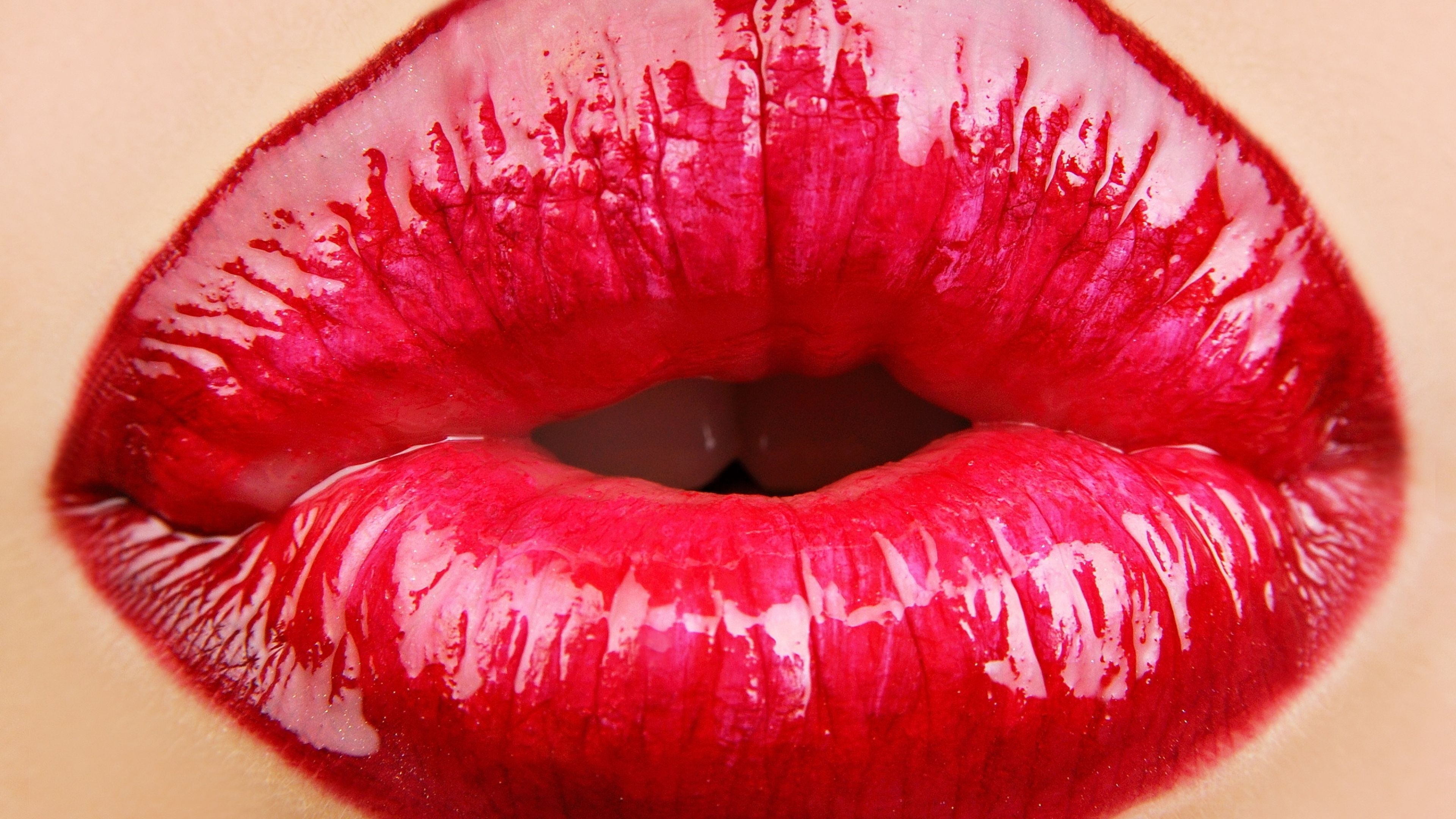 Labbra rosse lucide dipinte, 3840x2160 4K, Monitor 4K