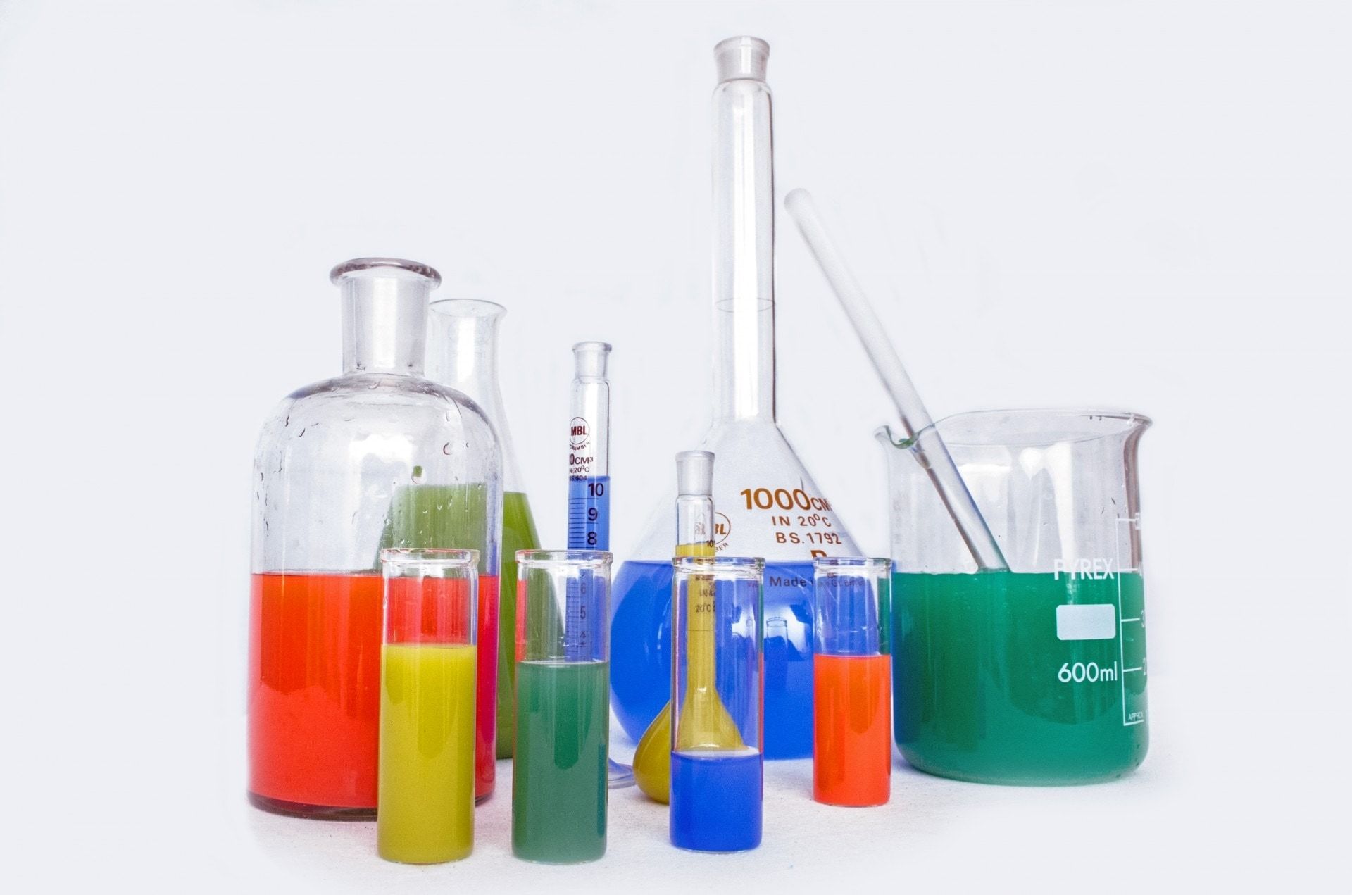 Vetreria da laboratorio con liquidi colorati, 1920x1271 WUXGA, PC Desktop