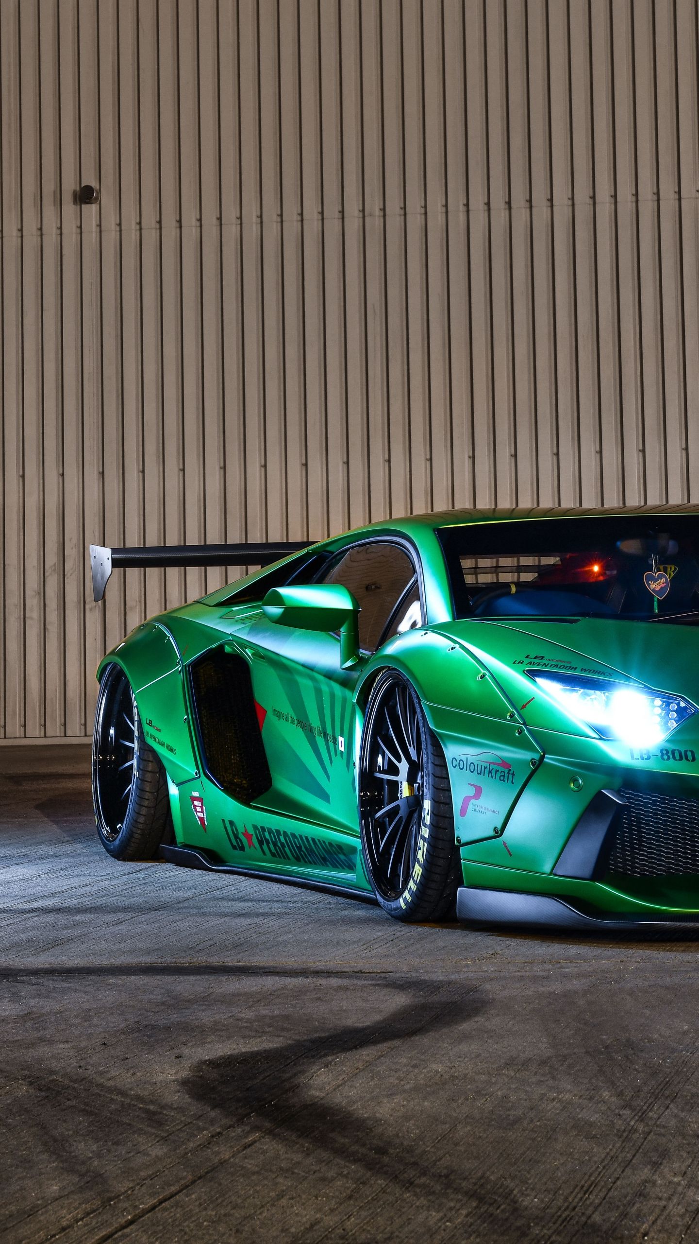 Lamborghini Aventador bianca notturna, 1080x1920 Full HD Verticale, Galaxy A
