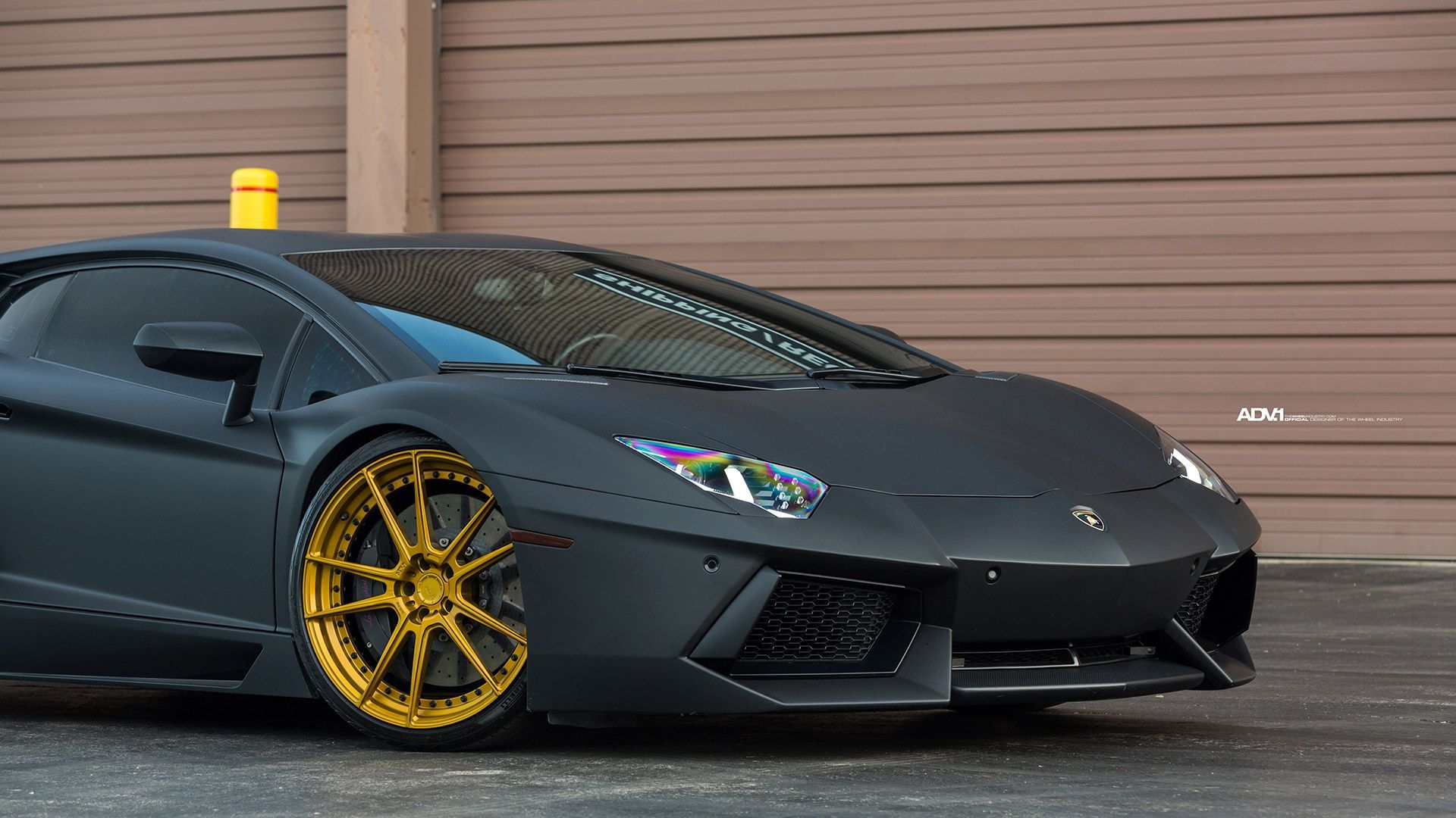 Lamborghini oro cromata, 2048x1365 2K, Desktop