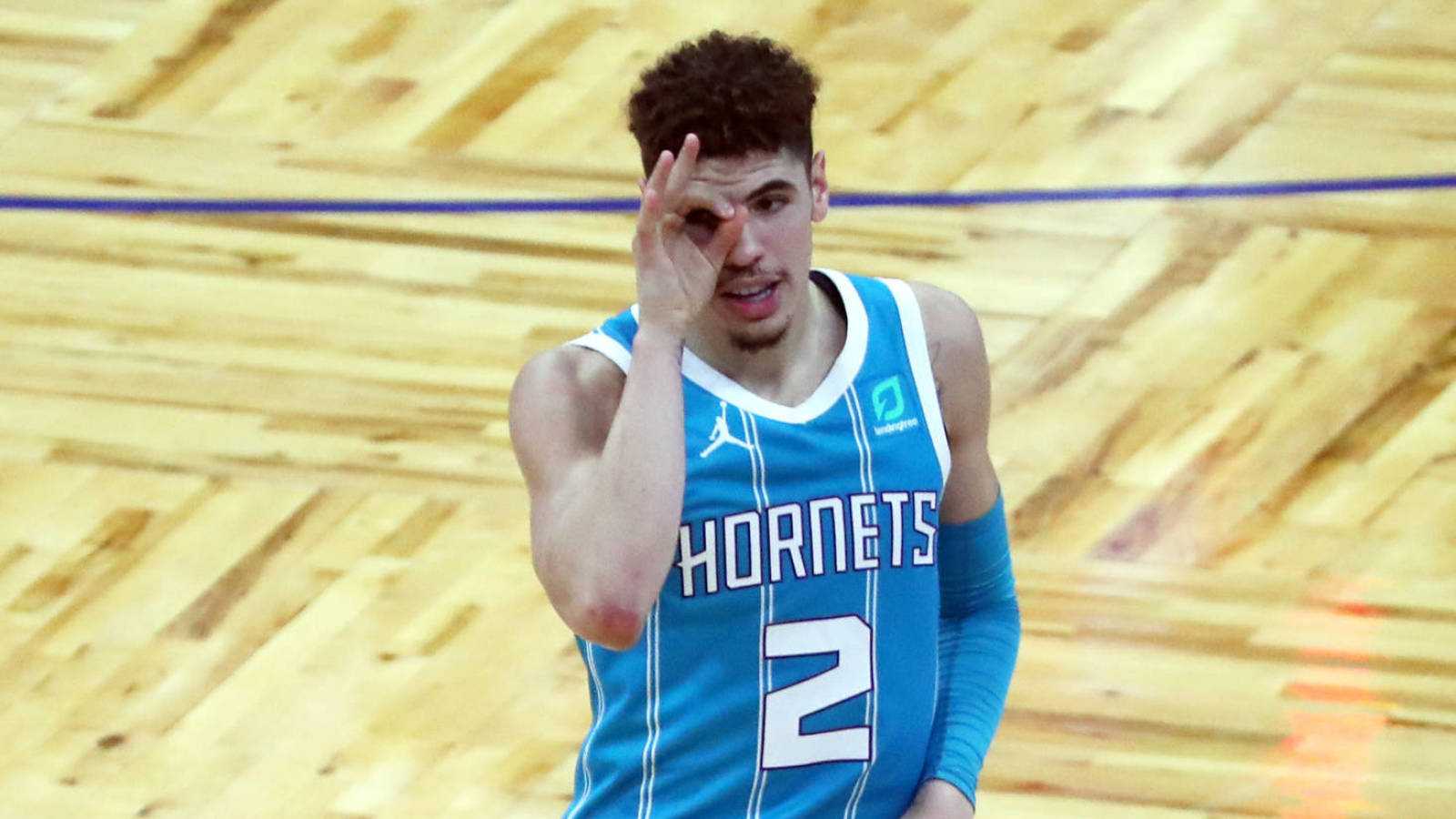 LaMelo Ball Hornets basket, 1600x900 900p, Laptop