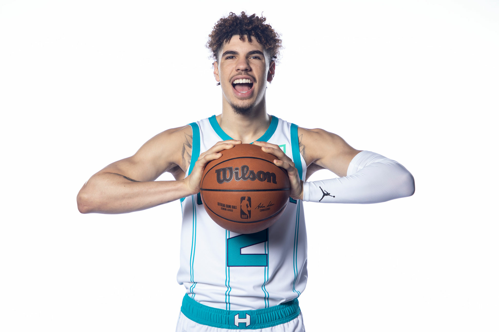 LaMelo Ball Charlotte Hornets, 2048x1365 2K, Desktop