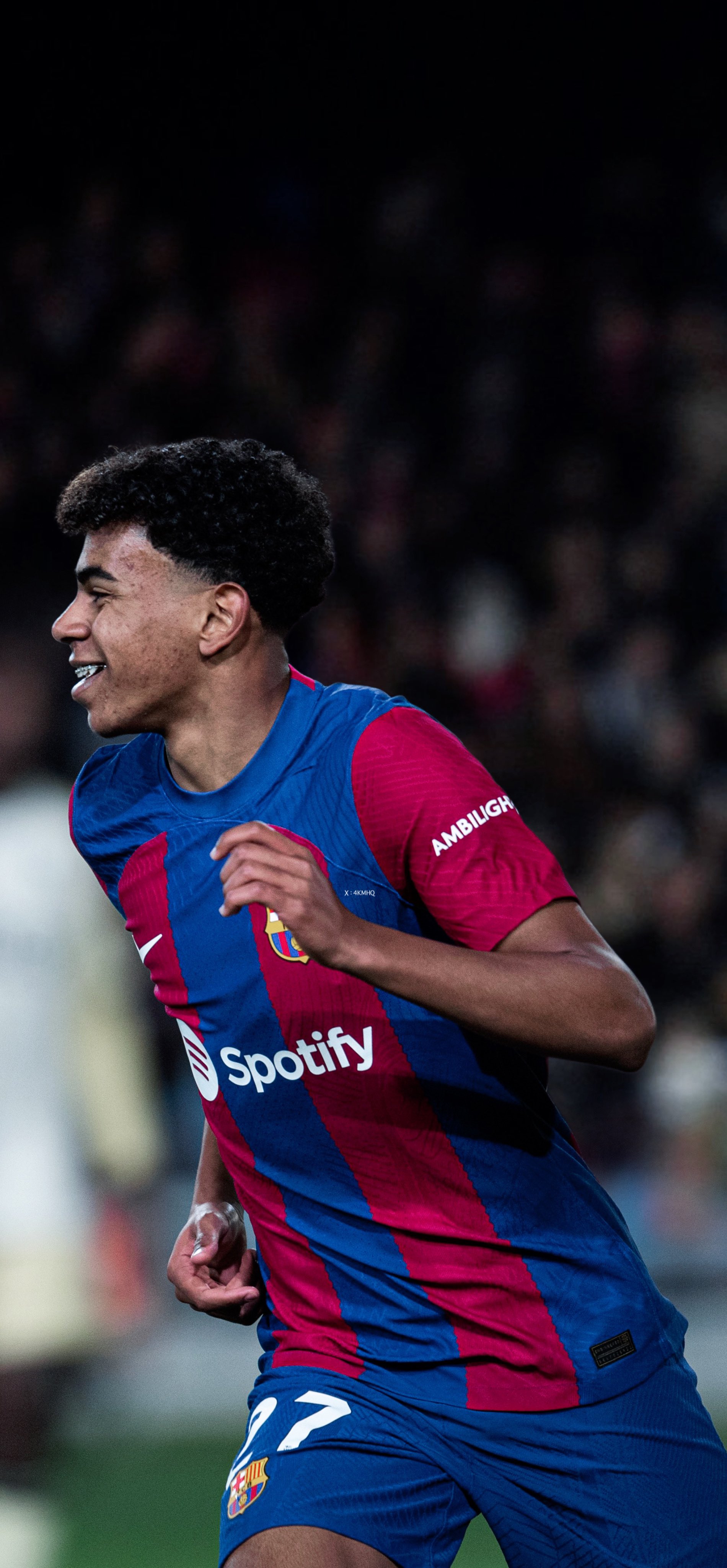 Calciatore Barcellona esultanza, 1900x4096 Full HD Verticale, Smartphone