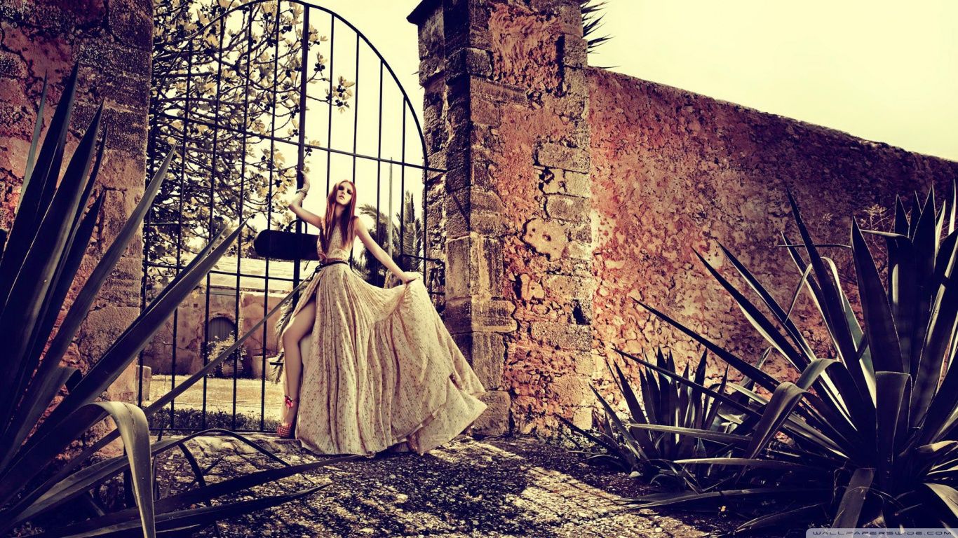 Ragazza vintage con abito lungo, 1366x768 HD, Notebook Gaming