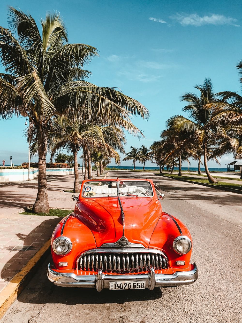 Auto d'epoca rossa con palme, 1000x1333 Full HD Verticale, iPhone