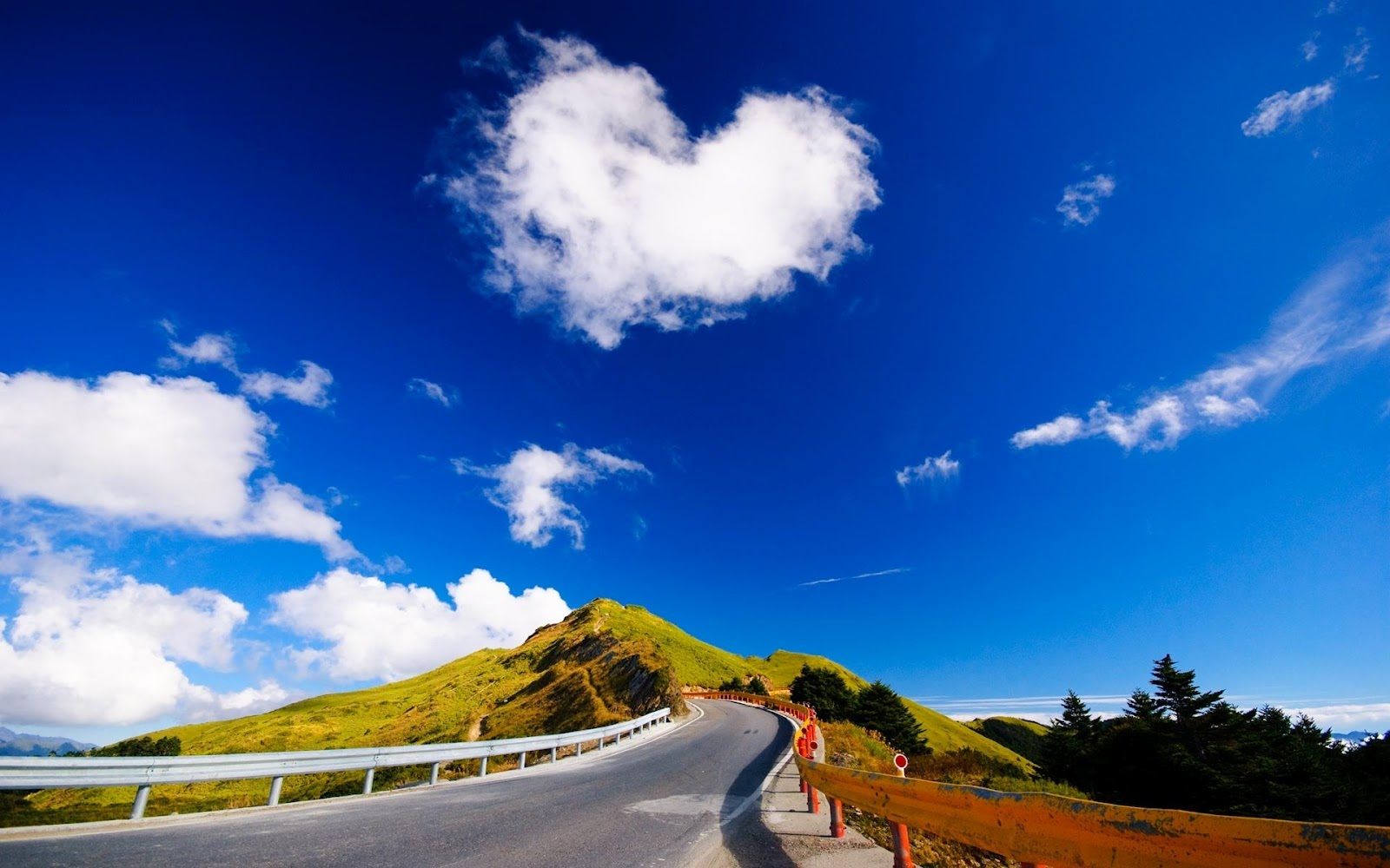 Nuvola a forma di cuore, 1600x1000 900p, HP Laptop