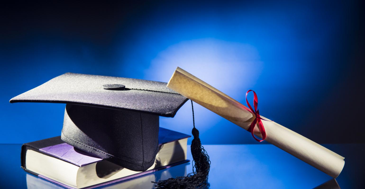 Tocco laurea e pergamena, 1540x800 HD, Desktop