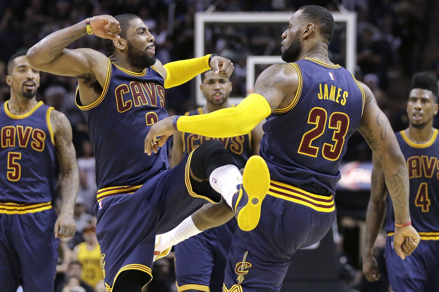 LeBron James e Kyrie Irving Cleveland, 1600x1200 HD, Desktop
